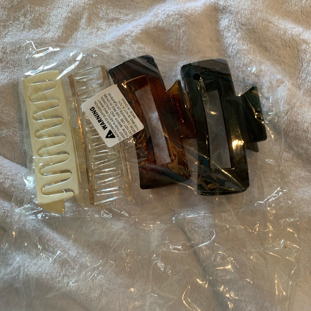 These are brand new hair clips an assortment of 4